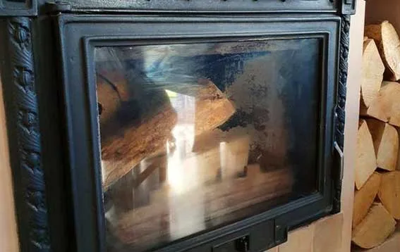 czym najlepiej palić w kominku